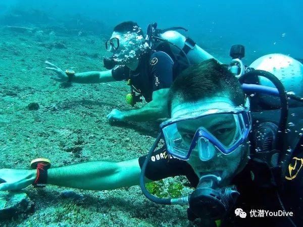 逃离遗弃的建筑5