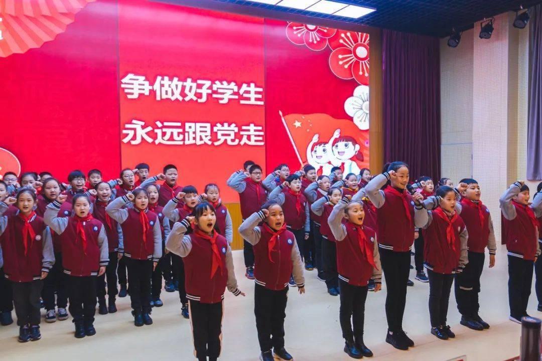 相机sd卡显示损坏，在相机内修复和格式化后？游戏画面